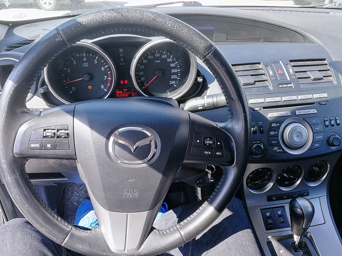 Эксперт на день - поиски Mazda3